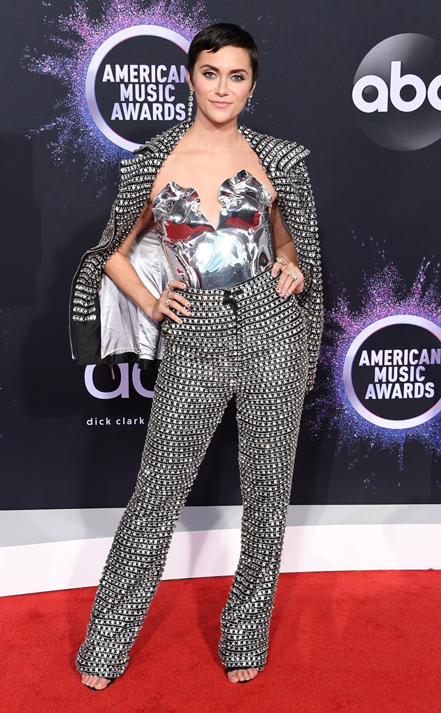 See All the American Music Awards 2019 Red Carpet Fashion Looks | E ...
