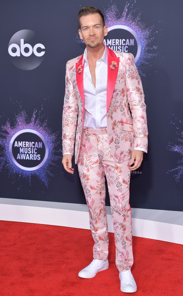 Damon Sharpe, 2019 American Music Awards, Red Carpet Fashion