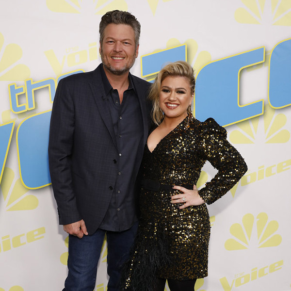 Kelly Clarkson Can T Believe Blake Shelton Hasn T Won A Grammy