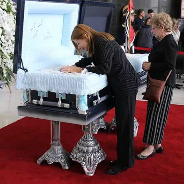 Gugu Liberato, encerramento vel&oacute;rio