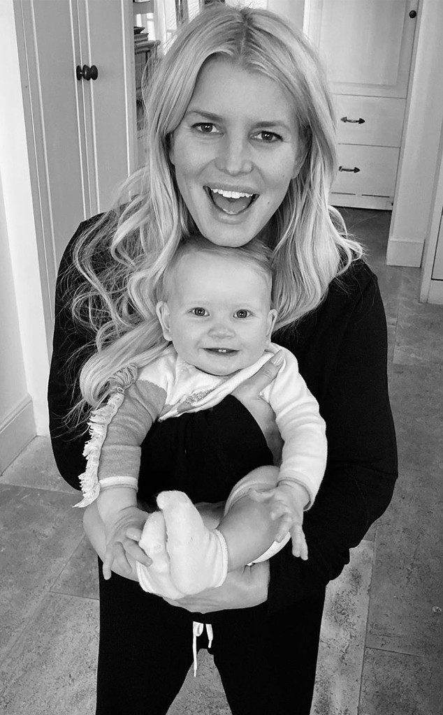 Jessica Simpson and Daughter Maxwell Look Like Twins in New Photo