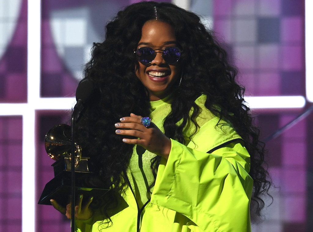 H.E.R. from Grammy Awards 2019 Winners | E! News