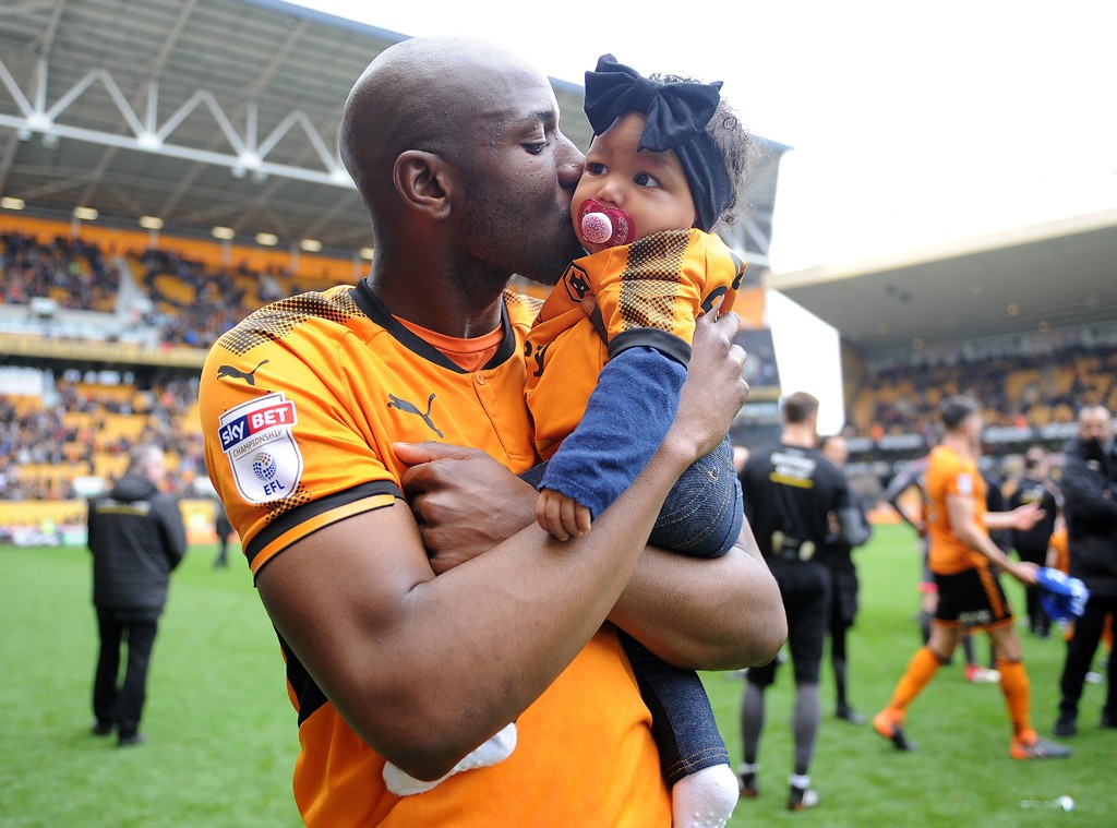 Benik Afobe, Amora