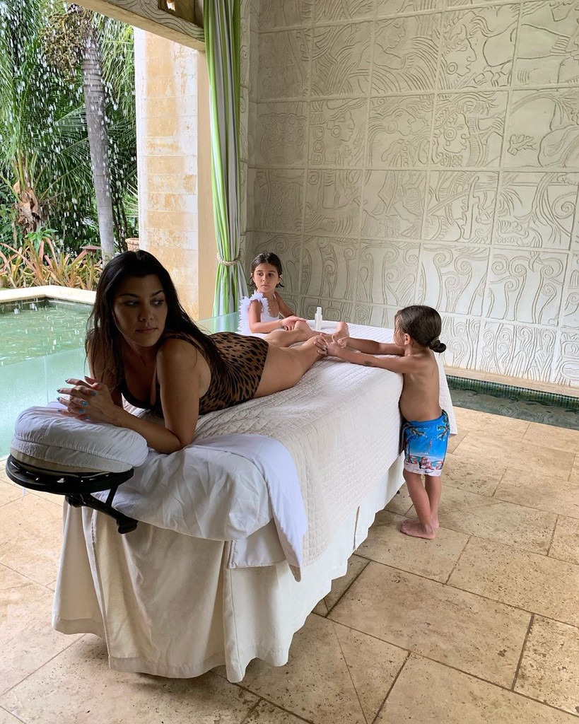 Kourtney Kardashian, Instagram