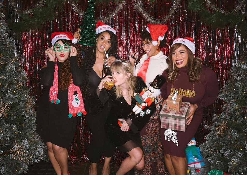Inside Taylor Swifts 30th Birthday Party With Her Squad
