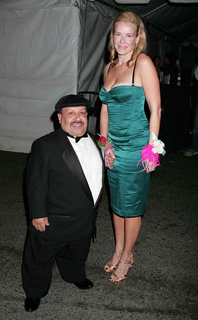 Chelsea Handler Pays Tribute To Her Sidekick And Friend Chuy Bravo E Online