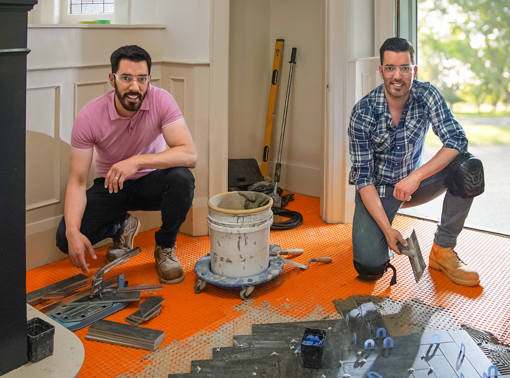 Property Brothers Stars Sign HGTV Deal Through 2022 - E! Online