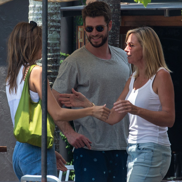 Liam Hemsworth And Gabriella Brooks Confirm Romance With Pda E Online Ca