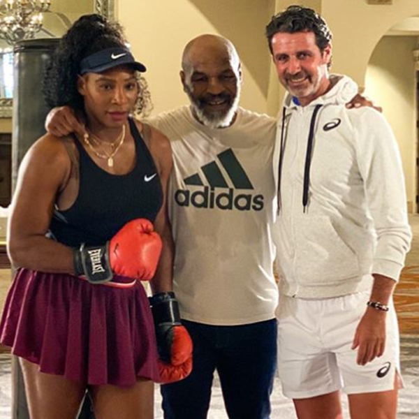Maestro pastel aeronave Serena Williams Scores a Boxing Lesson From Mike Tyson - E! Online