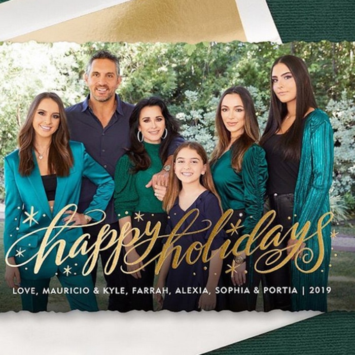 Kyle Richards Christmas Card 2021 See All The 2019 Christmas Cards From Your Favorite Celebrity Families E Online Kyle Richards Christmas Card 2021 See All The 2019 Christmas Cards From Your Favorite Celebrity Families E Online