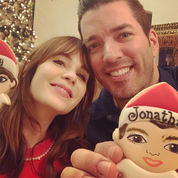 Zooey Deschanel and Jonathan Scott Get into the Holiday Spirit(02)