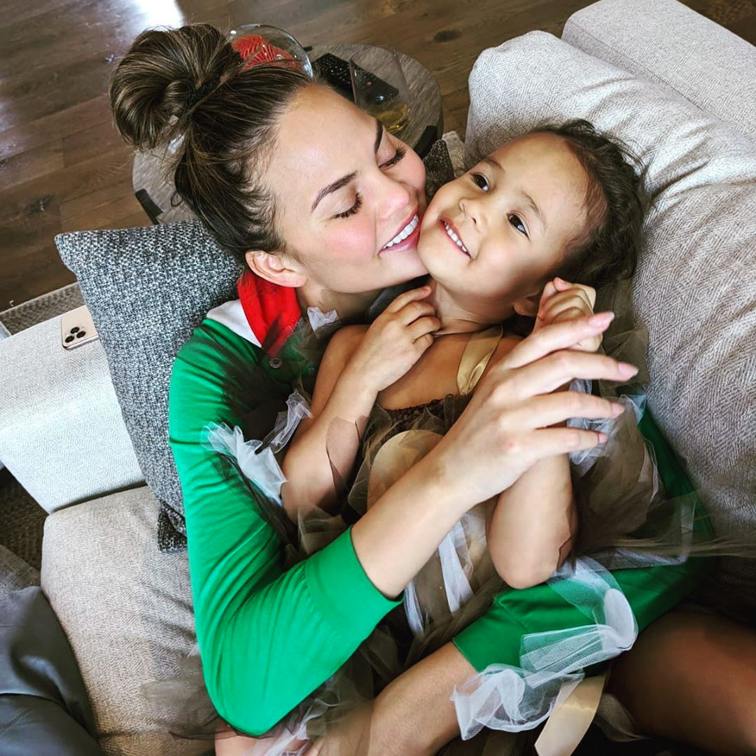 Photos From Chrissy Teigen And John Legend S 2019 Family Winter Vacation E Online Ap