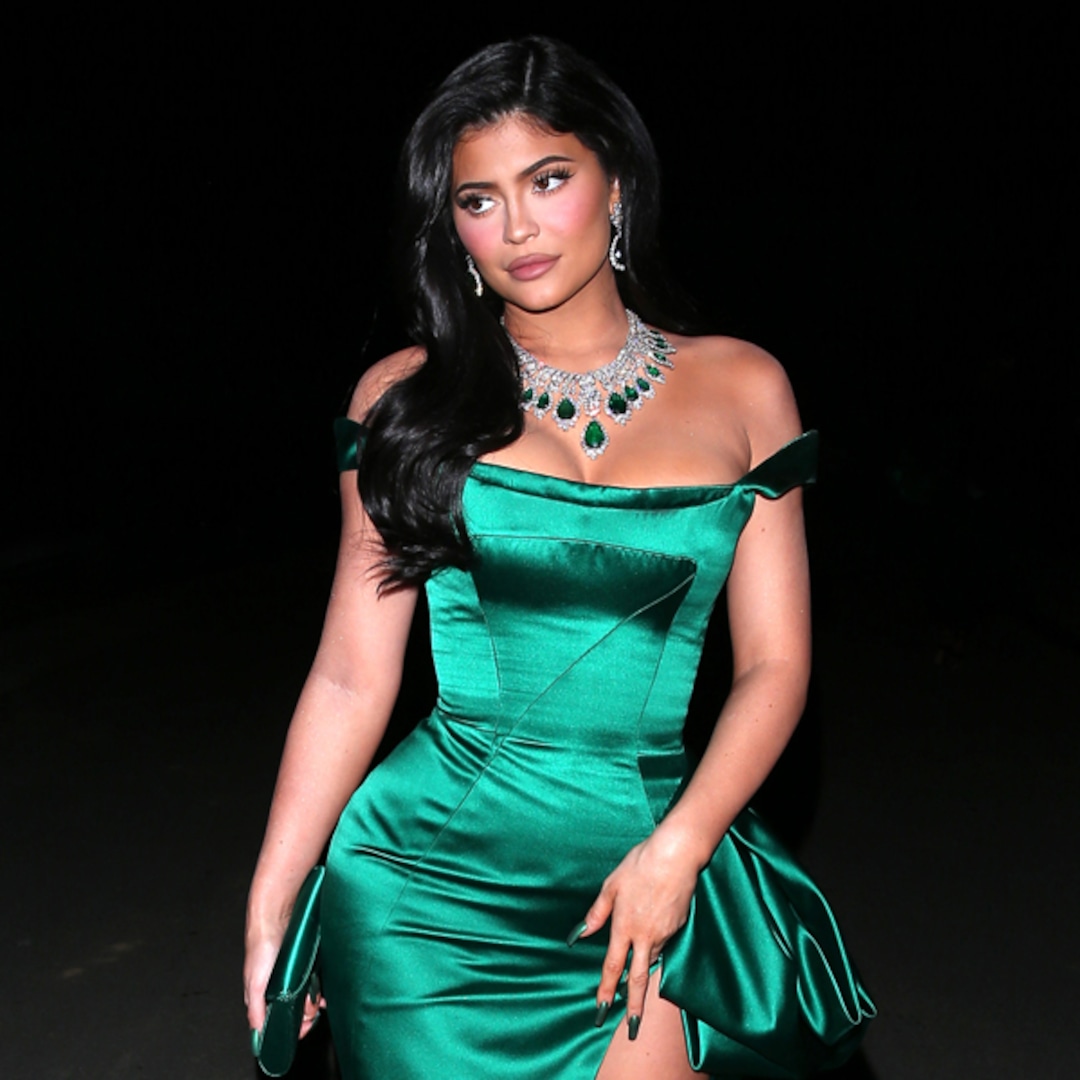 Kylie Jenner S Sexy Tittie Tuesday Photo Is Too Hot To Miss E Online