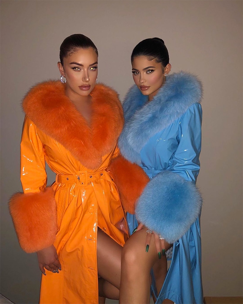 Kylie jenner outlet robe orange