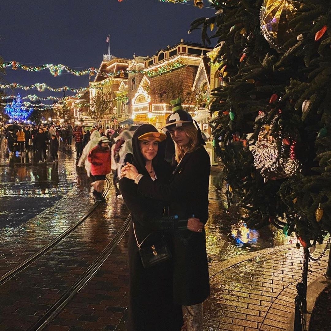 Cara Delevingne, Ashley Benson, Disneyland, Instagram