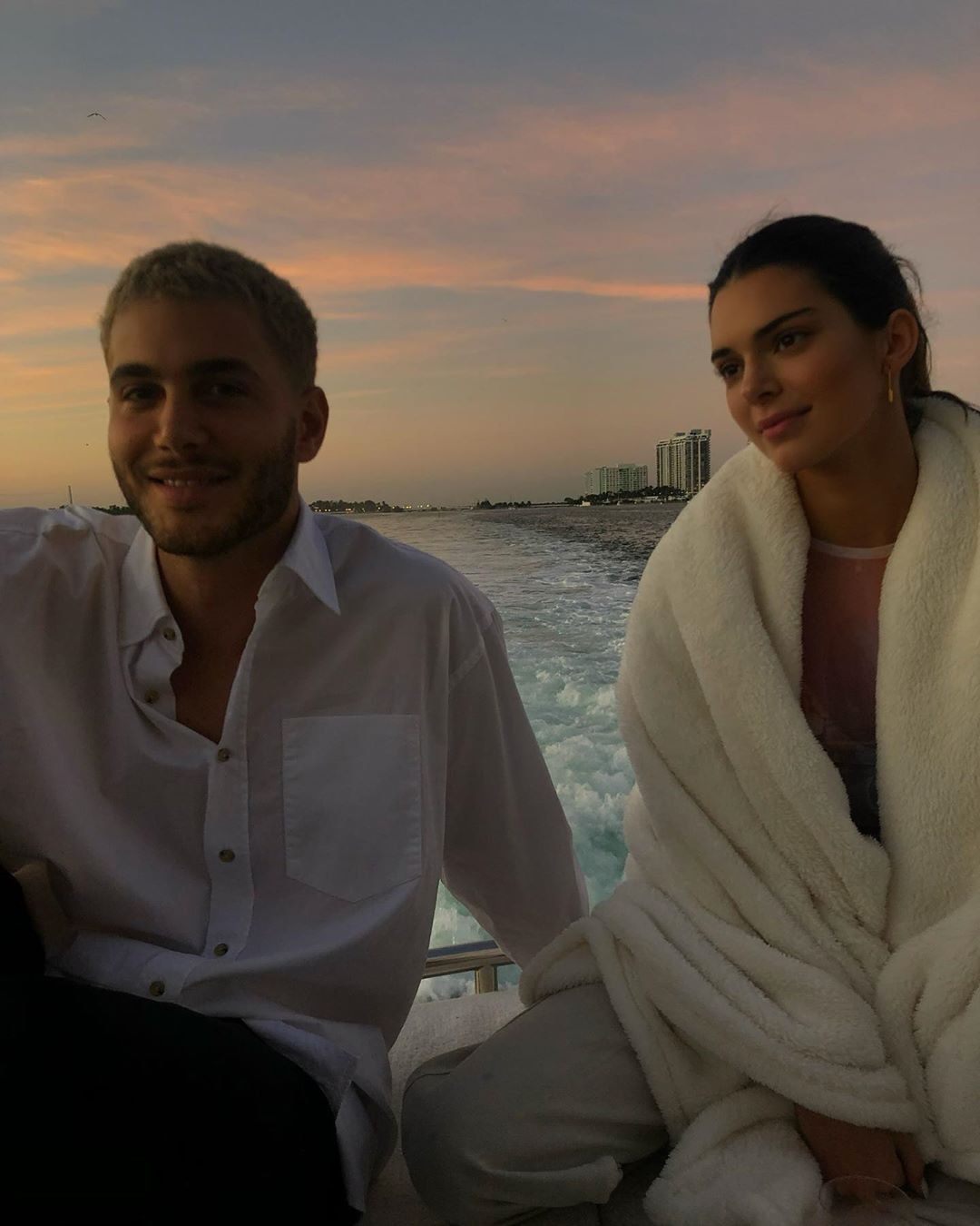 Keeping Warm From Bella Hadid And Kendall Jenner S Miami Girls Trip E News