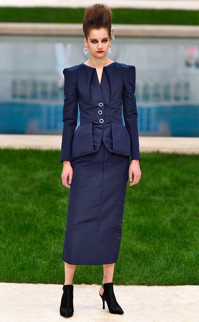 Karl Lagerfeld Dead at 85: Look Back at His Final Chanel