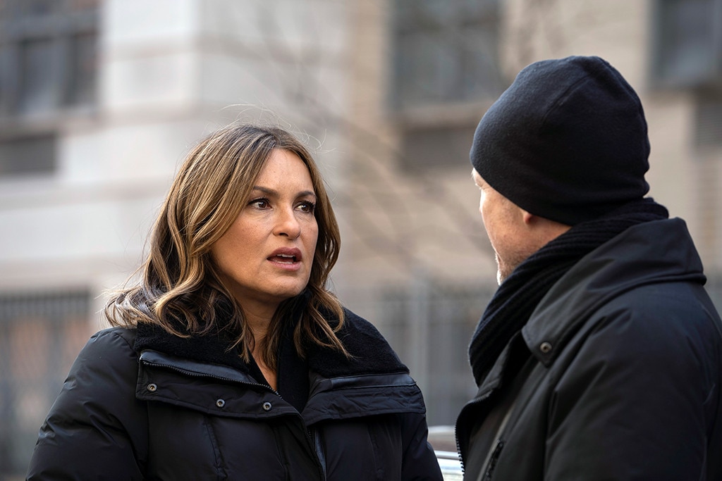 It's Complicated from Law and Order: SVU Celebrates 450 Episodes | E! News