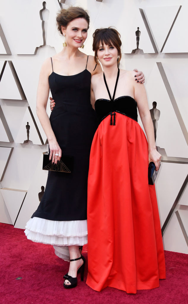 Sisters Zooey and Emily Deschanel Make the 2019 Oscars a Family Affair