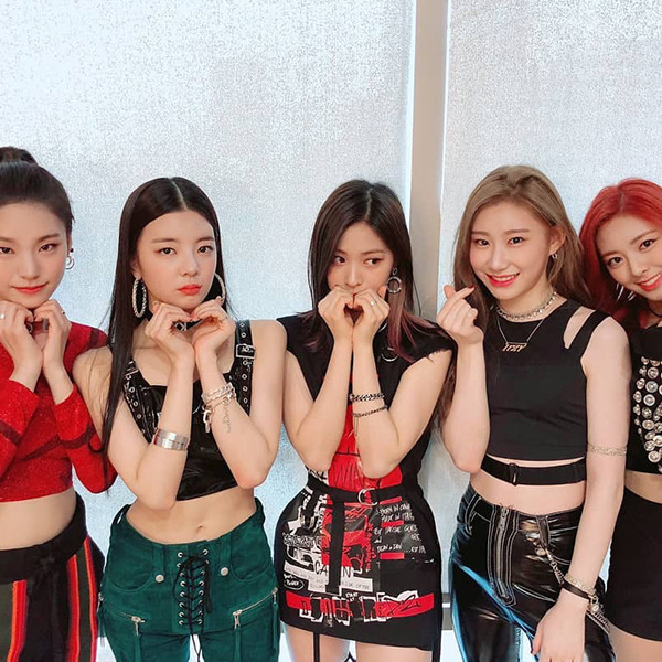 We Spotted These Fashion Trends On Itzy — Now We Want Them Too E 5032