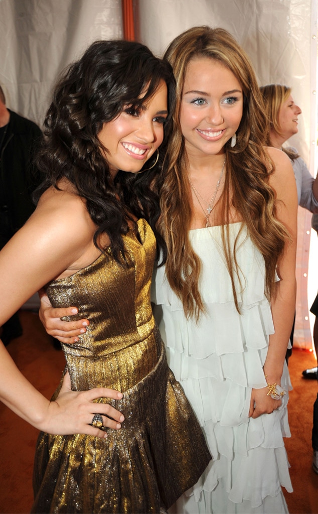 Miley Cyrus, Demi Lovato, 2009 Nickelodeon Kids Choice Awards