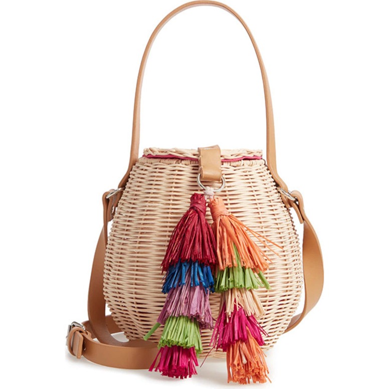 E-Comm: Pack Like a Celeb for Spring Break