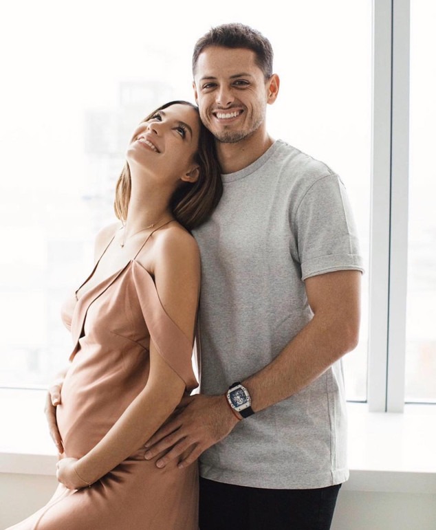 Chicharito, Sarah Kohan