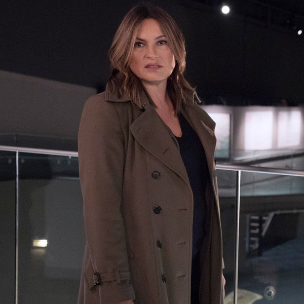 Law & Order: SVU Memo Mystery: Is Benson's Job in Danger? - E! Online