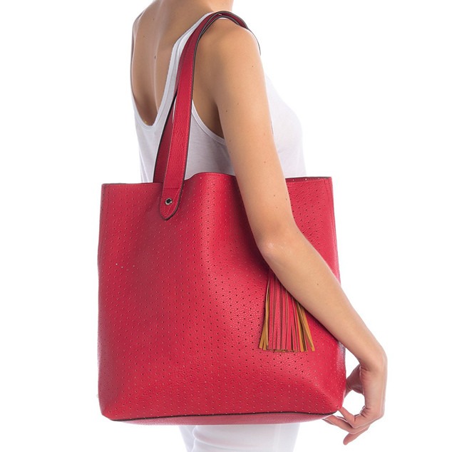 E-Comm: Best Totes for Spring