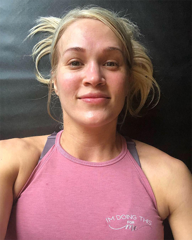 Carrie Underwood Shares MakeupFree Selfie After Workout
