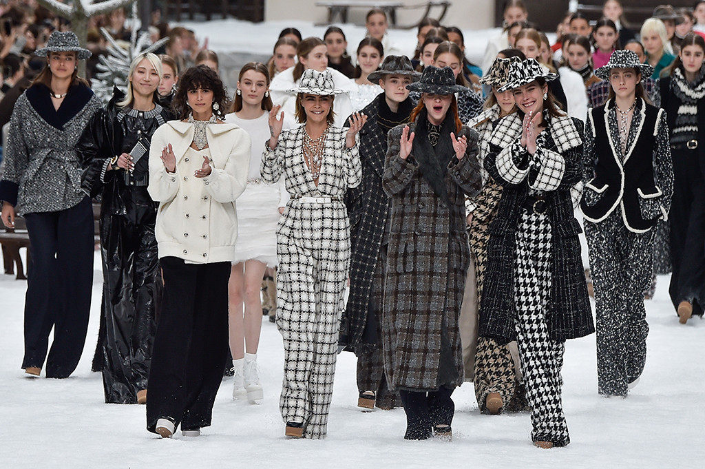 Penélope Cruz and Cara Delevingne Walk Late Designer Karl Lagerfeld's  Emotional Last Chanel Show