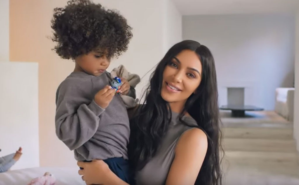 Watch Kim Kardashian Give A Tour Of Her Home In Vogue S 73