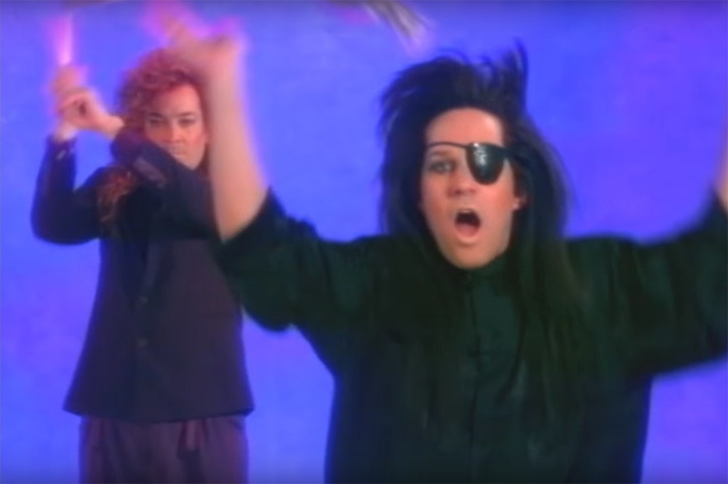 Paul Rudd and Jimmy Fallon Meticulously Recreate You Spin Me Round (Like a Record) Video: Watch