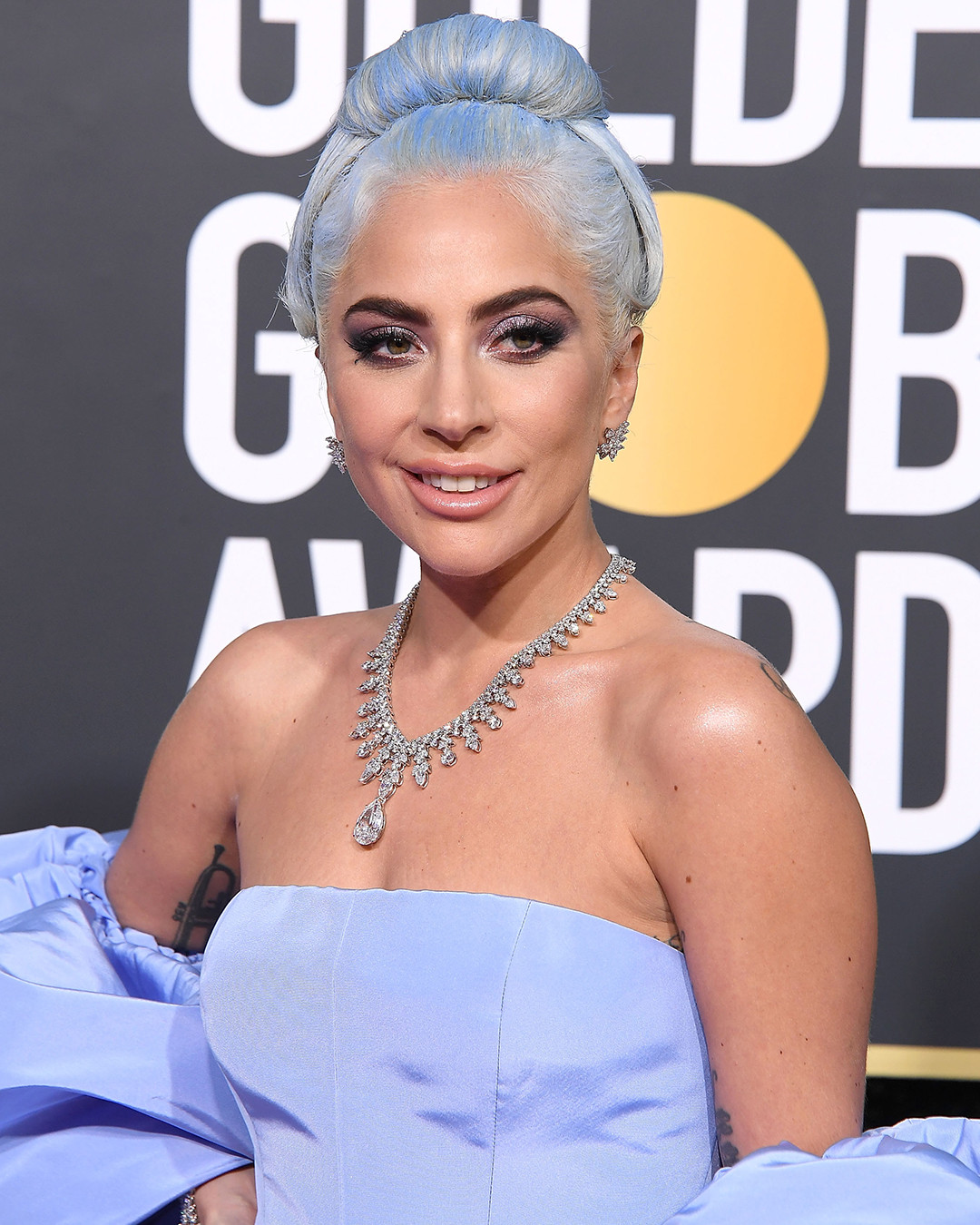 Photos from 12 Iconic Red Carpet Beauty Moments - E ...