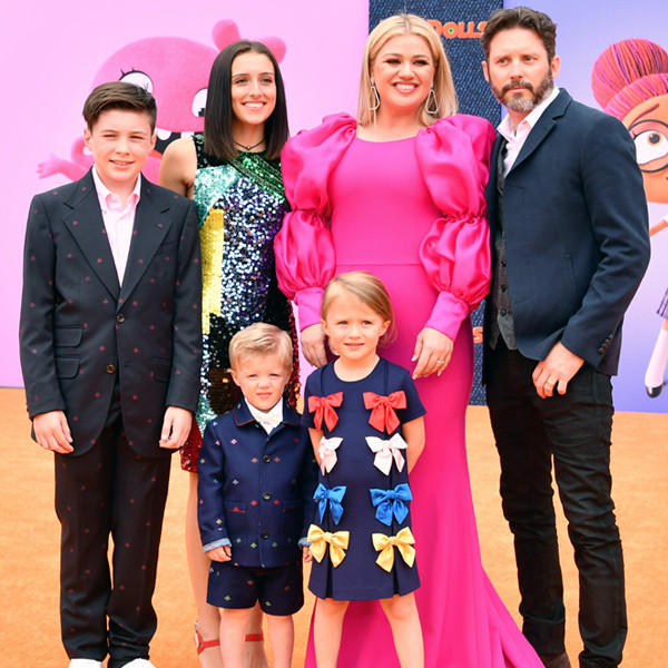 Kelly Clarkson Brings All 4 Kids to UglyDolls Premiere | E! News UK