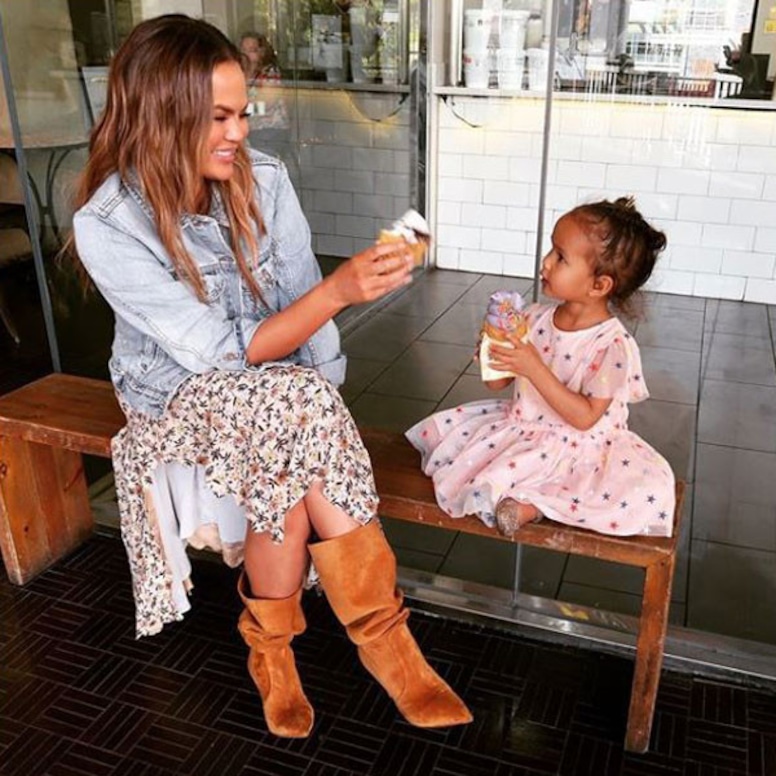 Luna Stephens, Chrissy Teigen