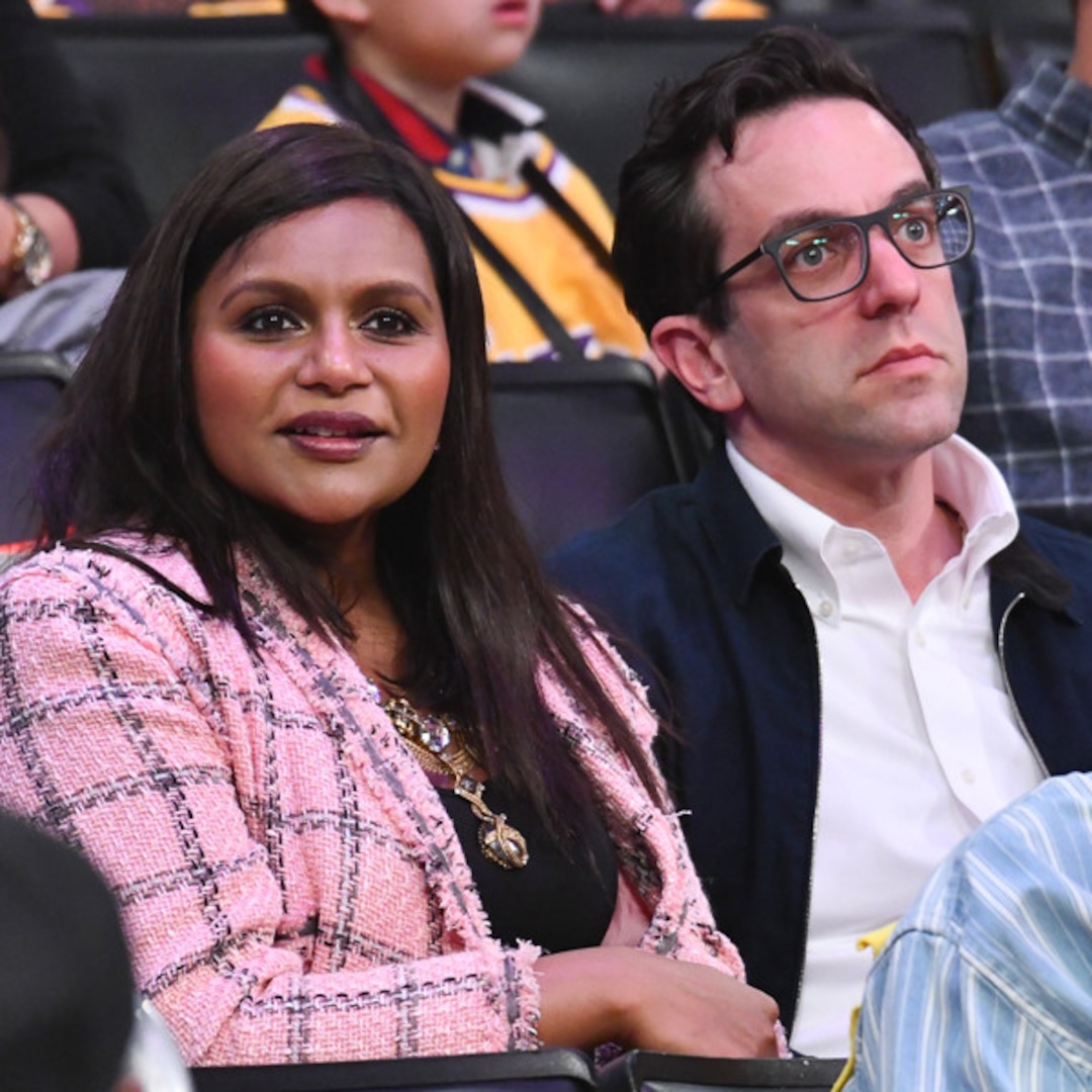 Mindy Kaling And Bj Novak Go On A Basketball Outing E Online Ca Mindy Kaling And Bj Novak Go On A Basketball Outing E Online Ca