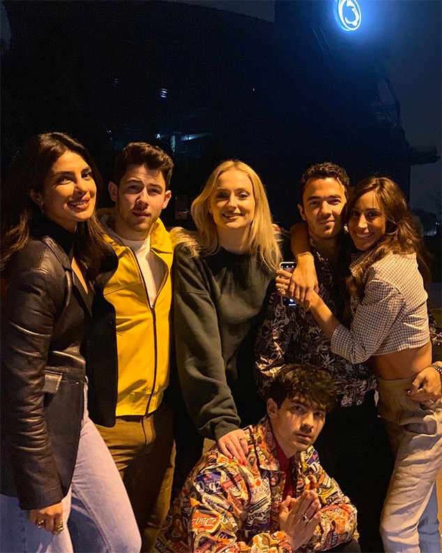 Priyanka Chopra, Nick Jonas, Sophie Turner, Joe Jonas, Kevin Jonas, Danielle Jonas, Jonas Brothers