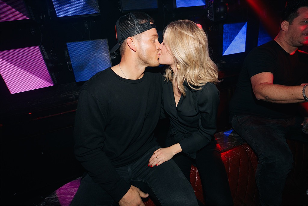 ACMawards - Colton Underwood & Cassie Randolph - Updates - FAN Forum - Page 47 Rs_1024x683-190407134805-1024-colton-underwood-cassie-randolph-kissing-vegas-040619