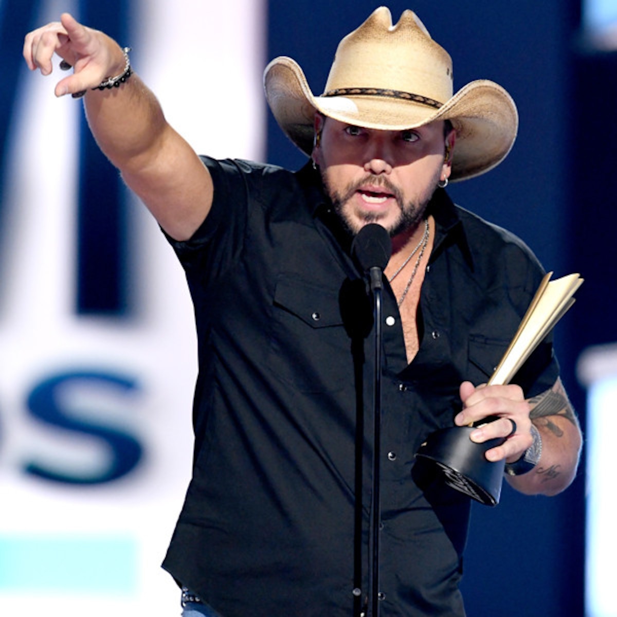 Jason Aldean Calls 2019 Acm Awards The Proudest Nights Of My Life E Online Did Jason Aldean Sing On The 2022 Cma Awards
