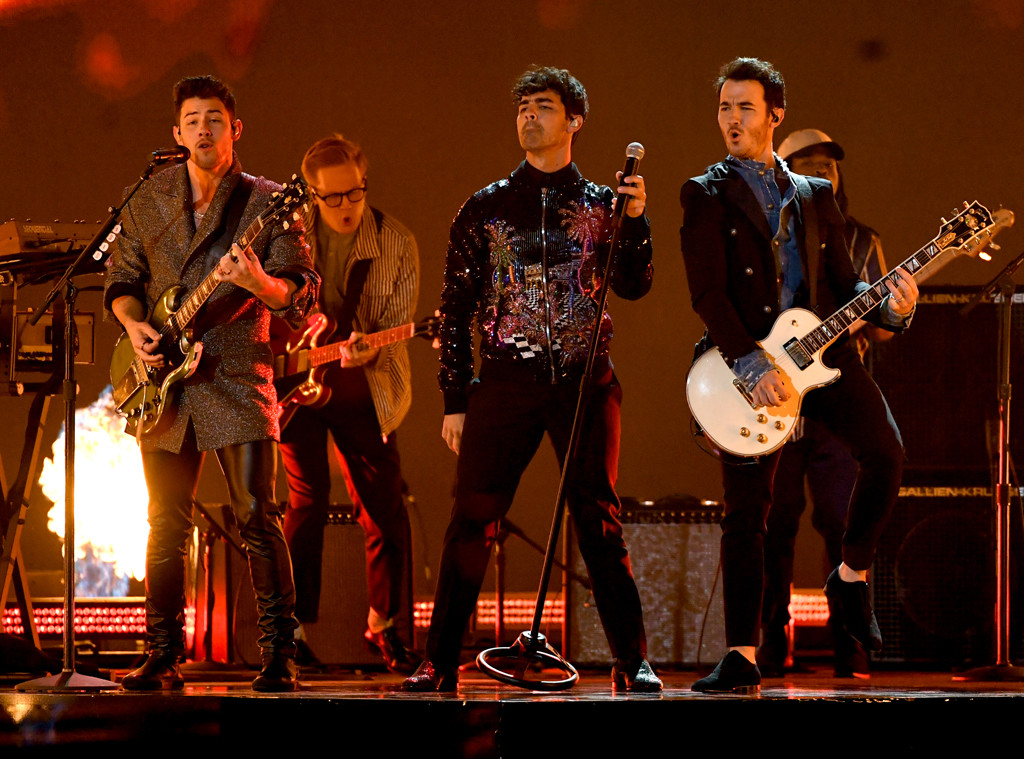 No One Loved the Jonas Brothers' Billboard Music Awards Performance