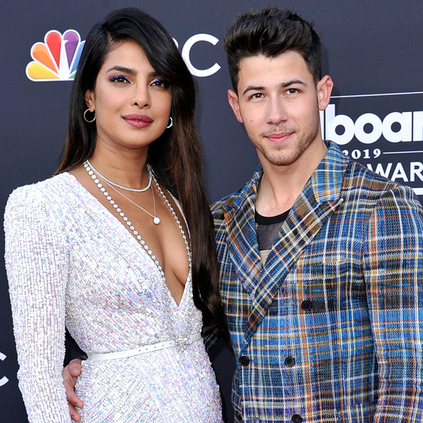 Priyanka Ki Bur Chudaai Xxx - Priyanka Chopra Got Nick Jonas to Make This Sexy Change to His Album - E!  Online