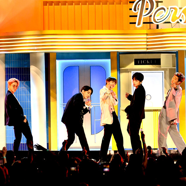 We Re Still Screaming Over Bts Performance At 2019 Bbmas E Online