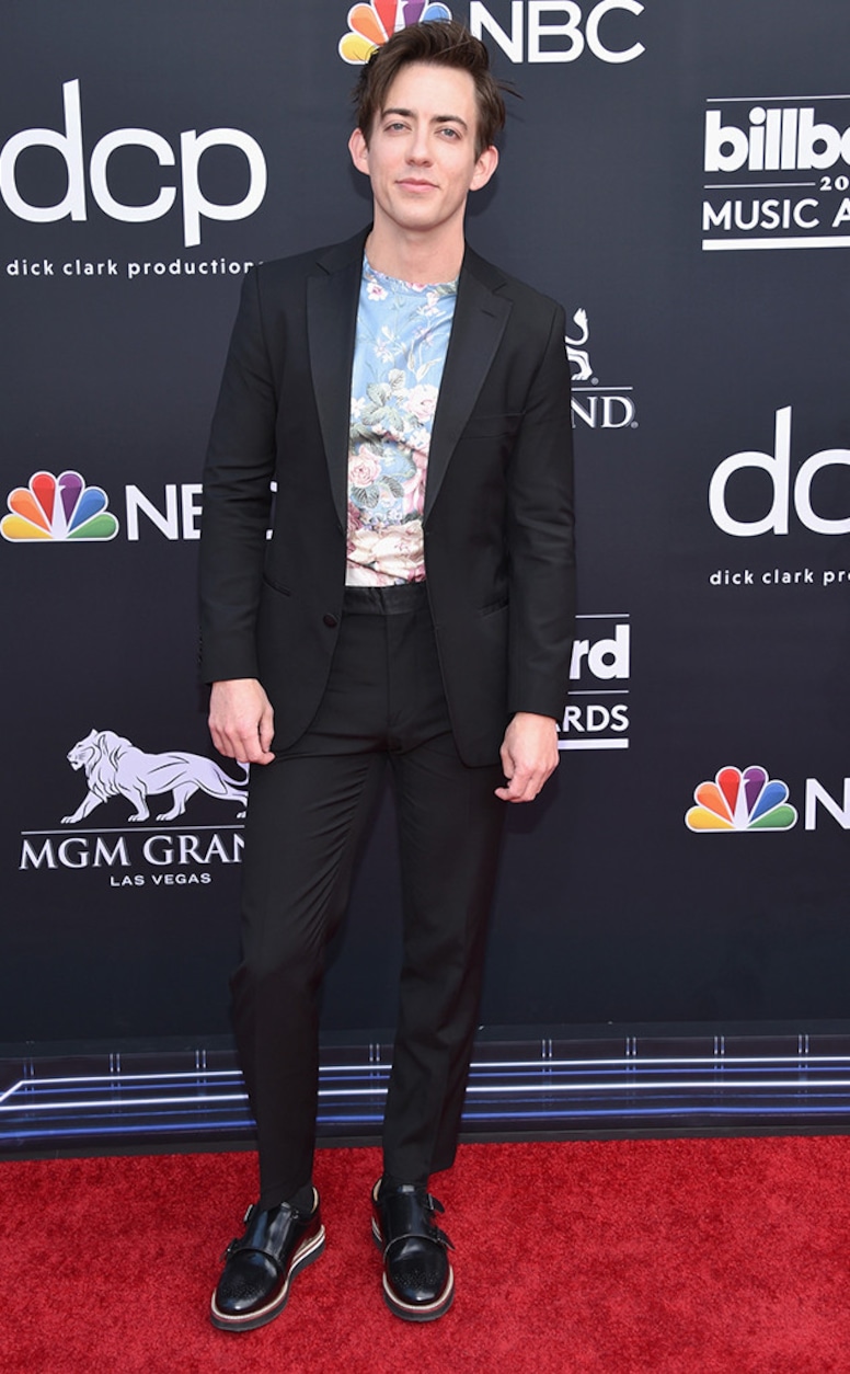 Kevin McHale, 2019 Billboard Music Awards, Red Carpet Fashions