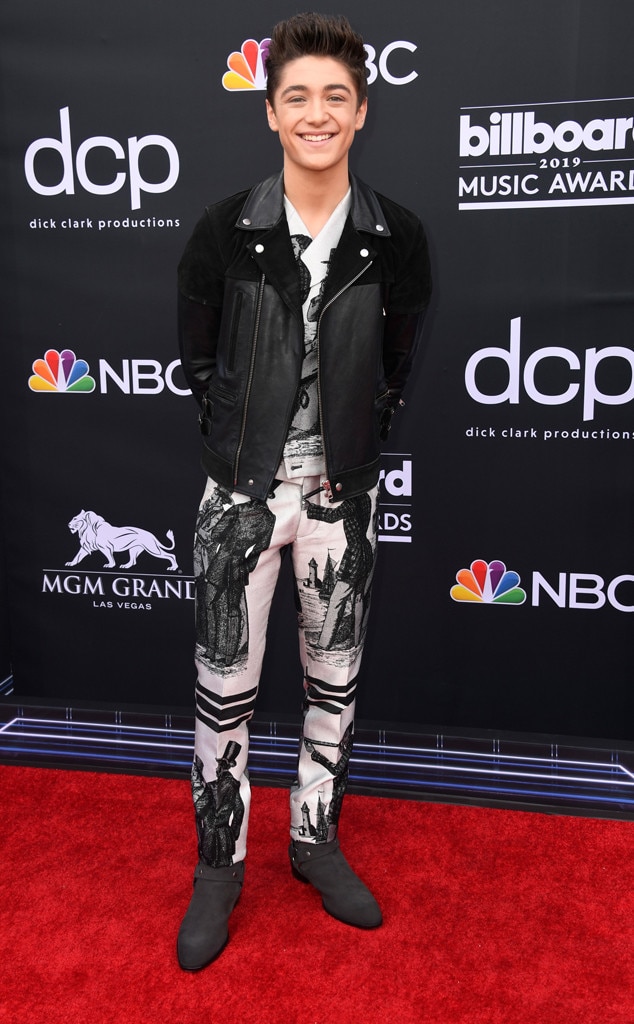 Asher Angel, 2019 Billboard Music Award, Red Carpet Fashions