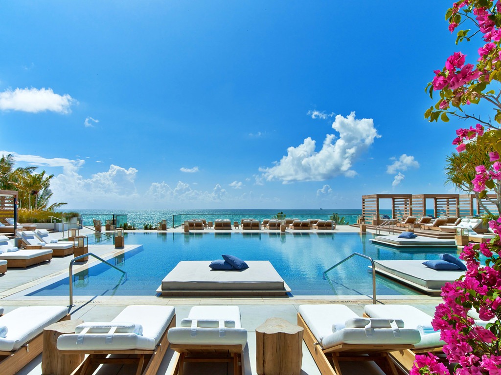 E-Comm: 5 Great Girls Trip Resorts, 1 Hotel South Beach