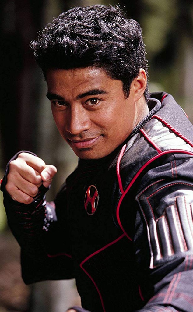 Pua Magasiva from Celebrity Deaths: 2019's Fallen Stars | E! News