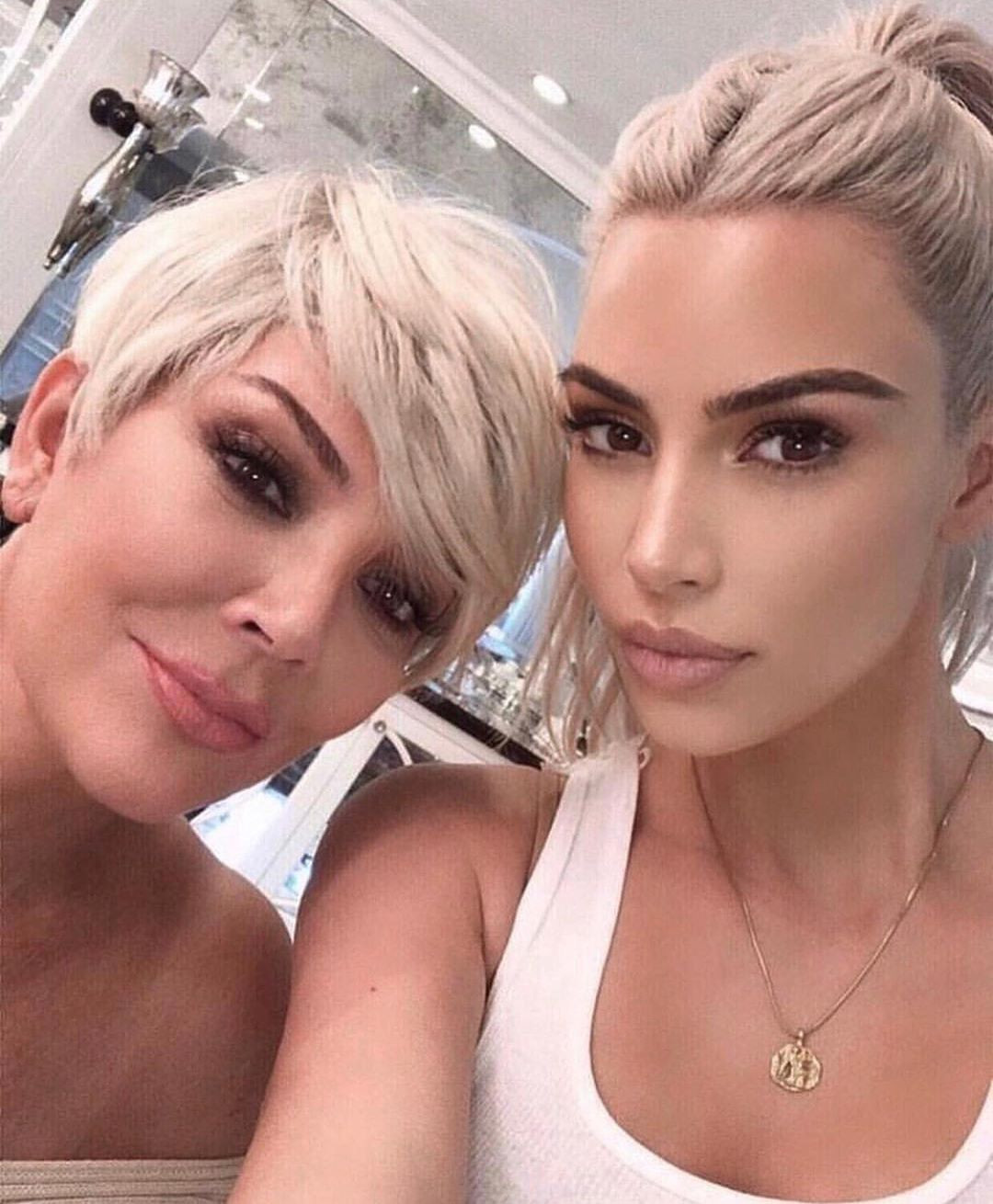 Kim Kardashian Kris Jenner Look Like Blonde Twins In Mother S Day Pic