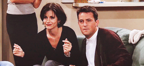Monica, Chandler, Courteney Cox, Matthew Perry, Friends, GIF