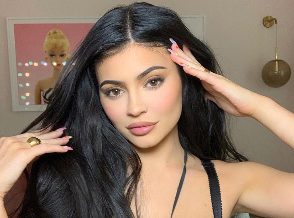 E-Comm: Kylie Jenner, Kylie Cosmetics